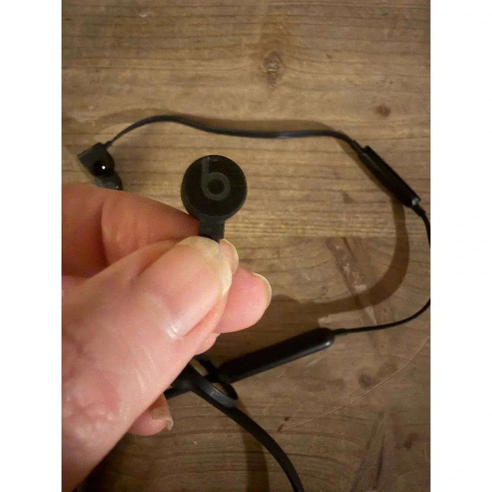 Beats by Dr. Dre BeatsX Wireless Bluetooth In-Ear Headphones Black with Case‎ - Picture 4 of 5